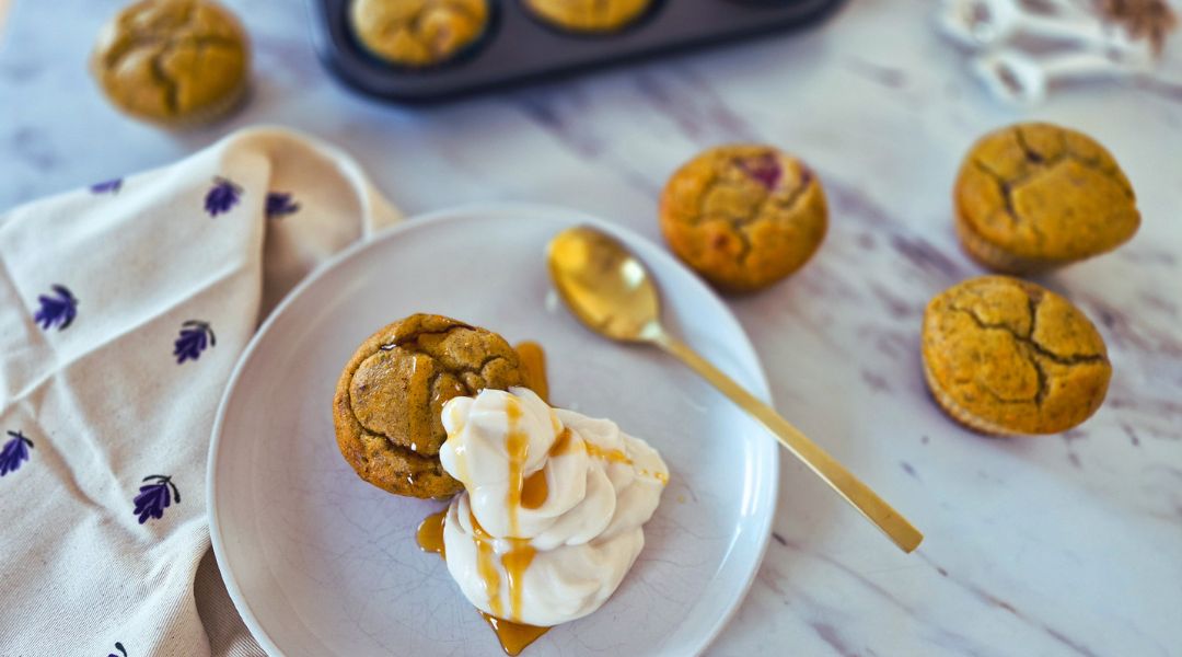 Muffins protéinés à la rhubarbe