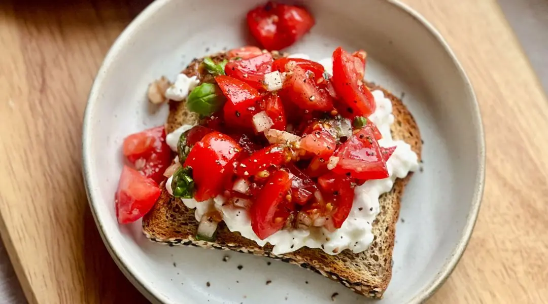 tartines façon bruschetta au fromage cottage 