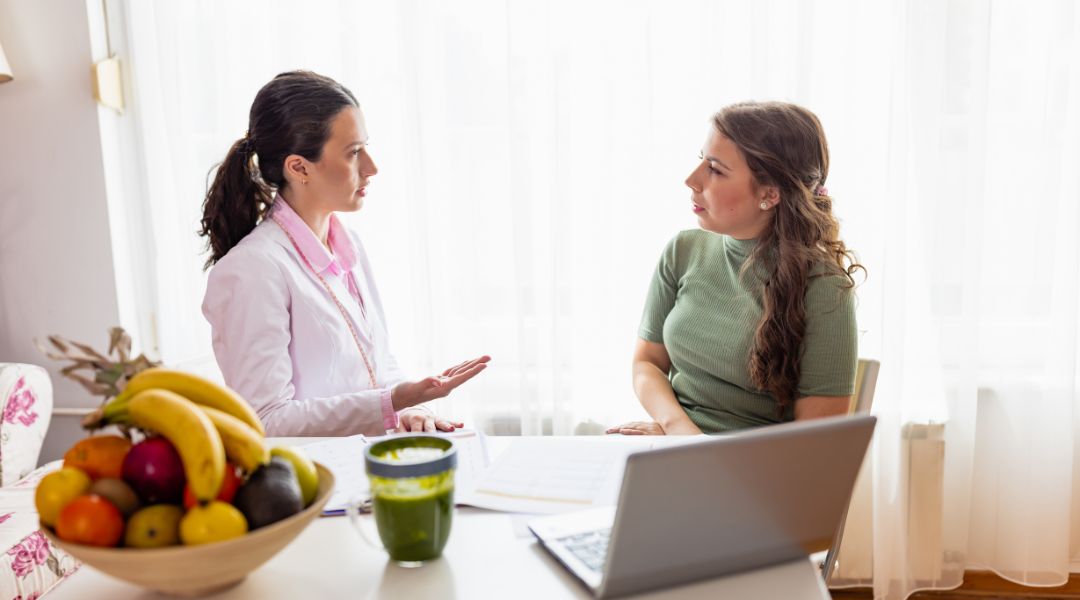 consultation en nutrition dans un bureau