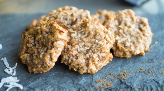 Biscuits rassasiants aux bananes, noix de coco et amandes