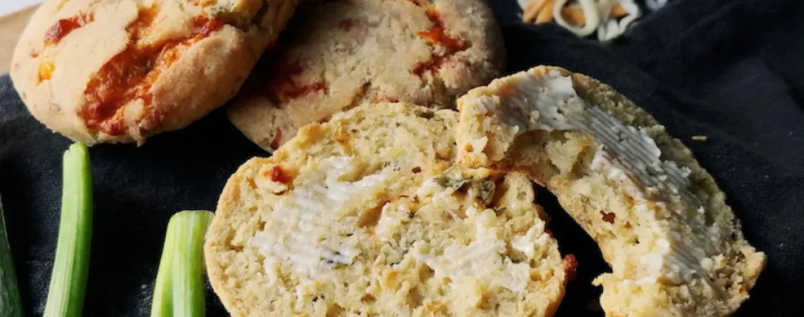 scones au cheddar et piments forts (sans gluten et faible en FODMAP)