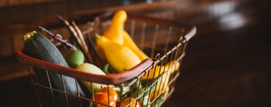 panier de fruits et légumes pour éviter le gaspillage alimentaire