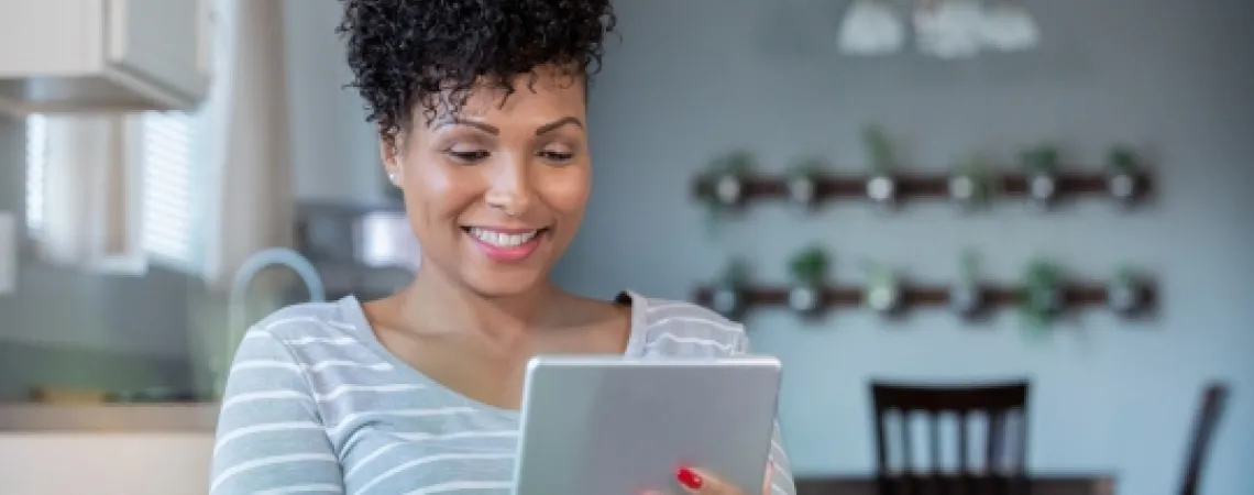 Présentation KoalaPro femme utilise application consultation nutritionniste