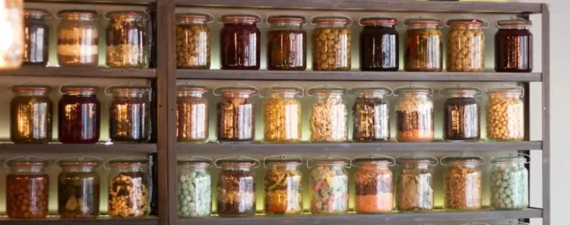 conserves dans un garde-manger
