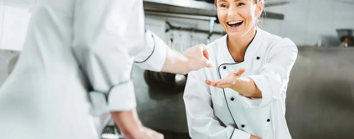 Chef femme souriante - Smiling female chef