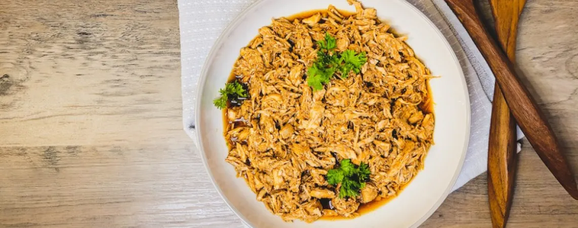 Un bol de viande effilochée