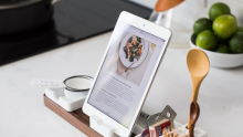 tablette technologique présentant une recette