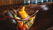 panier de fruits et légumes pour éviter le gaspillage alimentaire