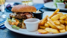 hamburger avec frites