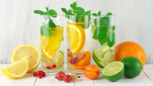10 recettes d'eaux aromatisées pour s’hydrater
