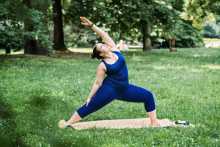Femme Yoga Woman