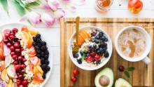 bol de fruits café avocat