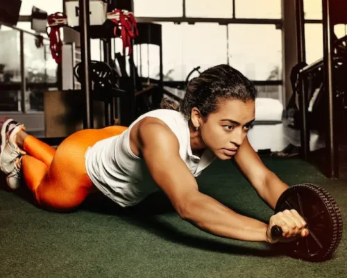 femme faisant de l'exercice