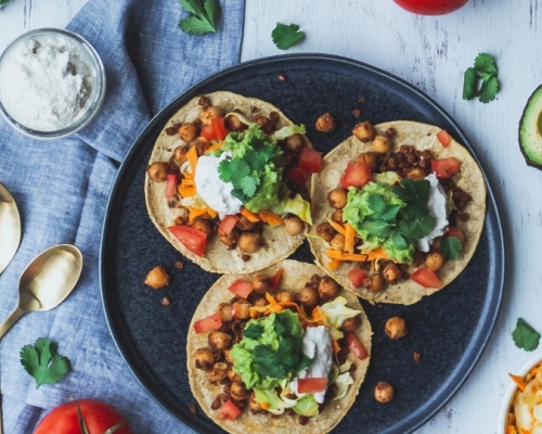 protéines végétales sur tortilla, style nachos