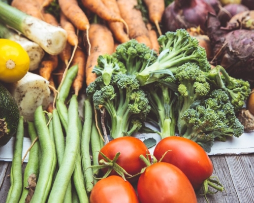 plusieurs légumes colorés