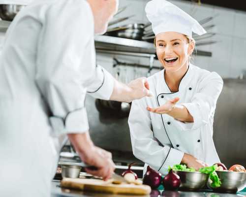 Chef femme souriante - Smiling female chef