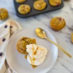 Muffins protéinés à la rhubarbe