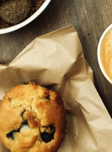 collation protéinée et un café