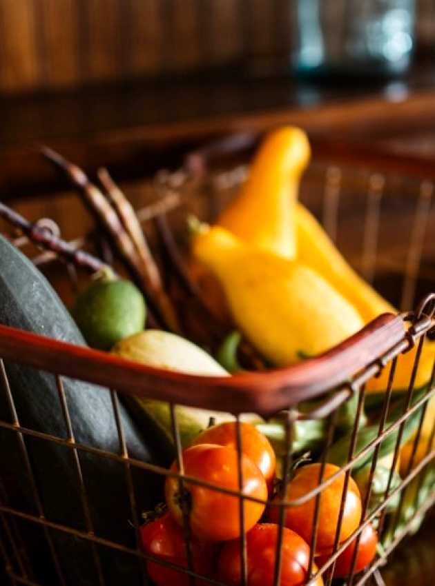 panier de fruits et légumes pour éviter le gaspillage alimentaire