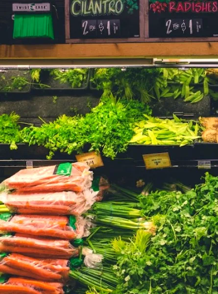 Section légumes d'une épicerie santé à Toronto