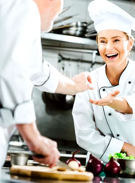 Chef femme souriante - Smiling female chef