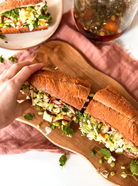 Sandwich haché asiatique protéiné ÉquipeNutrition Asian Chopped Protein Sandwich TeamNutrition