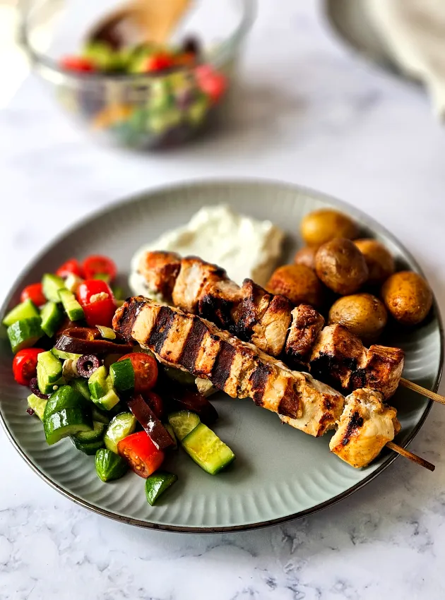 BBQ Chicken Souvlaki Skewers Brochettes de poulet souvlaki au BBQ par ÉquipeNutrition TeamNutrition