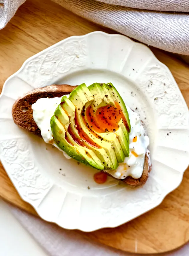 Tartine à l’avocat et au fromage cottage Avocado Toast with Cottage Cheese TeamNutrition ÉquipeNutrition