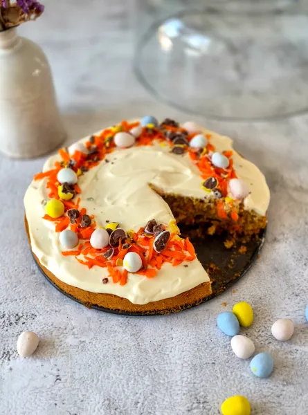 Gâteau aux carottes et Mini Eggs ÉquipeNutrition Carrot Cake with Mini Eggs TeamNutrition