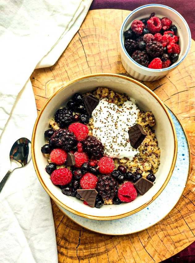 Quinoa déjeuner aux petits fruits et coco