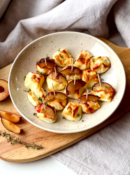 Bouchées de halloumi, thym et prunes ÉquipeNutrition Halloumi, Thyme and Plum Bites TeamNutrition