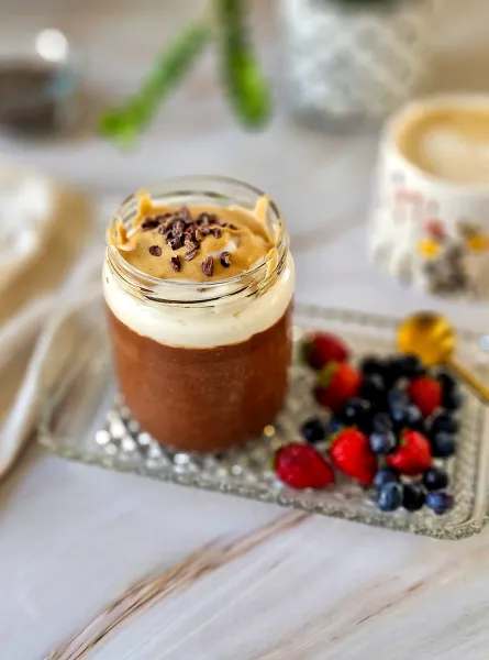 Pouding de chia au chocolat et à la noix de coco crémeux ÉquipeNutrition Creamy Chocolate Coconut Chia Pudding TeamNutrition