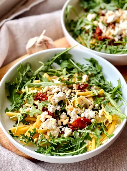 High-Protein Lentil Pasta Salad Salade de pâtes aux lentilles riche en protéines