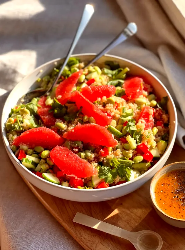 Quinoa Salad with Grapefruit and Edamame TeamNutrition - Salade quinoa pamplemousse edamame ÉquipeNutrition