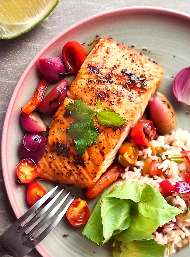 Mediterranean Style Baked Salmon - Saumon à la méditerranéenne au four