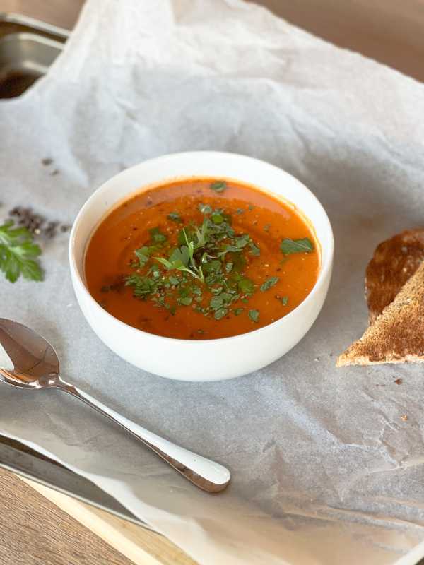 Soupe aux lentilles et tomates rôties