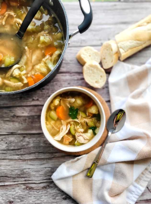 Soupe réconfort à la dinde, légumes et riz sauvage Comforting Turkey, Vegetable, and Wild Rice Soup