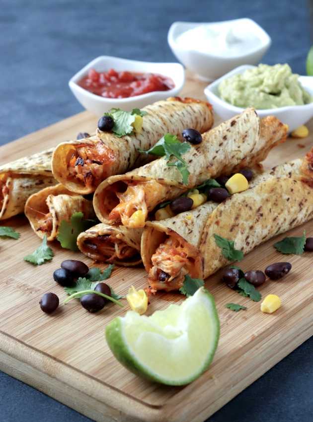 Taquitos au poulet effiloché