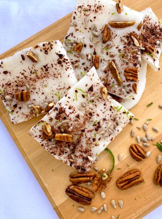 Éclats de yogourt glacé à la lime et noix de coco (faible en FODMAP)