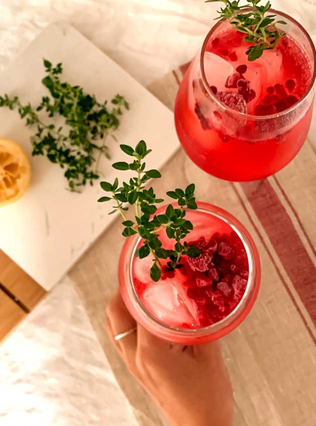 Limonade pétillante aux framboises 