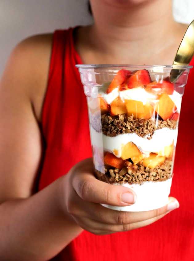 Protein Peach Parfait