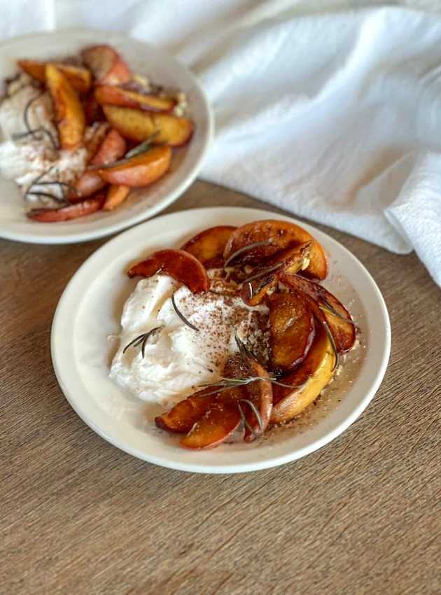 Peaches and mascarpone Pêche ÉquipeNutrition TeamNutrition