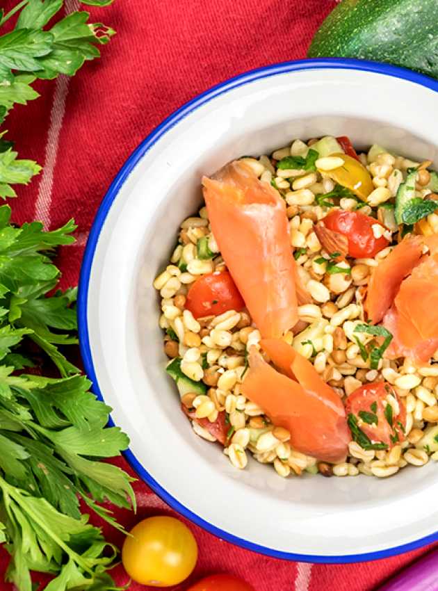 Tabbouleh with Wheat, Smoked Salmon and Vegetables